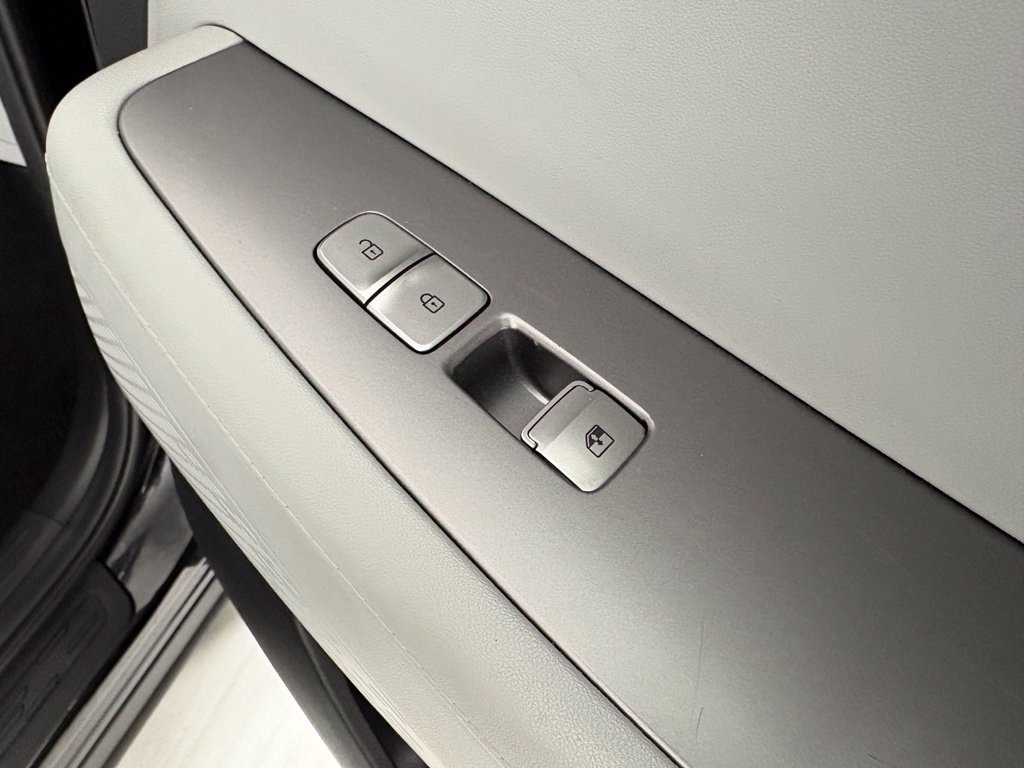 Used 2025 Hyundai Palisade SEL FWD image 13
