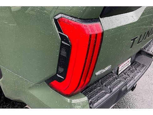 Used 2022 Toyota Tundra SR5 w/ SR5 Premium Package image 29