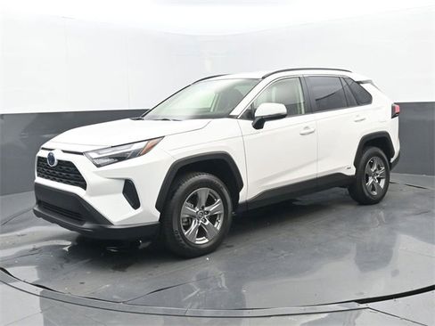 Used 2023 Toyota RAV4 XLE image 8
