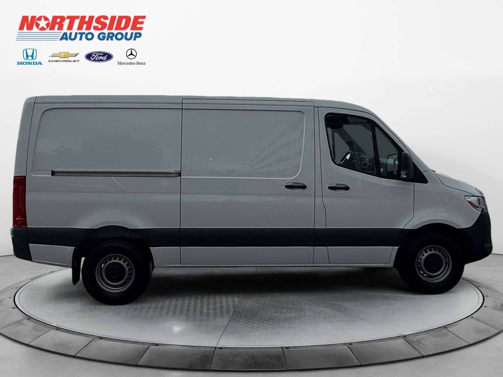 Used 2025 Mercedes-Benz Sprinter 2500 image 8