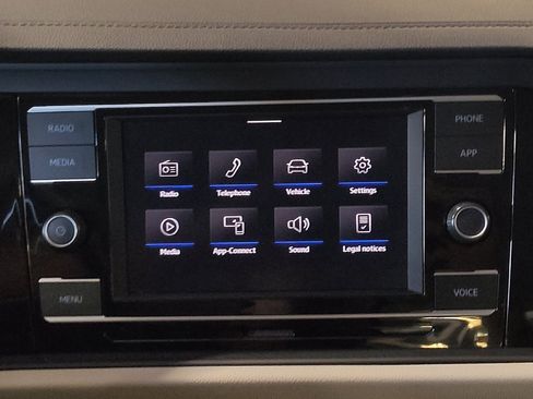 Used 2021 Volkswagen Jetta SE FWD image 25