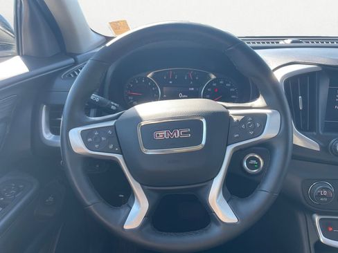 Used 2024 GMC Terrain SLT image 15
