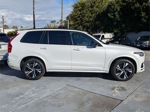 Used 2022 Volvo XC90 T8 R-Design w/ Advanced Package image 2