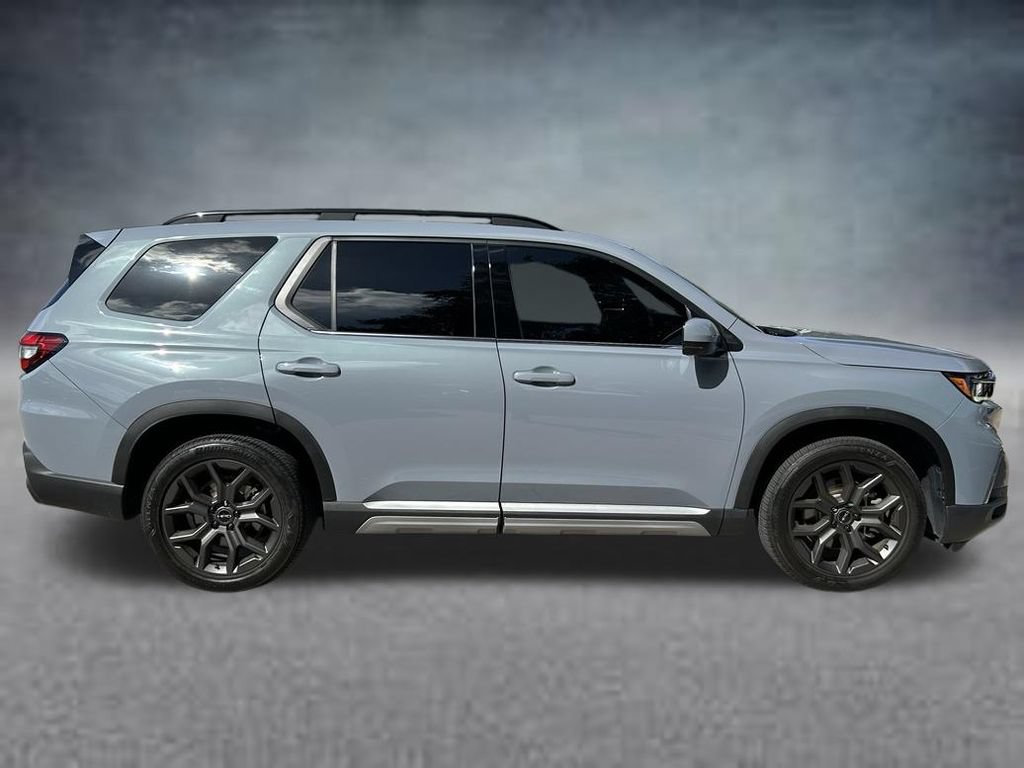 Used 2024 Honda Pilot Elite image 2