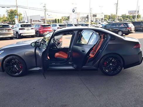 Used 2026 BMW M5 w/ Executive Package AWD/4WD image 40