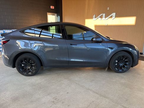 Used 2023 Tesla Model Y Long Range image 15