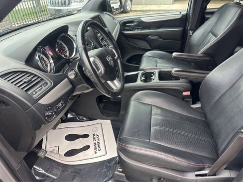 Used 2017 Dodge Grand Caravan GT image 11