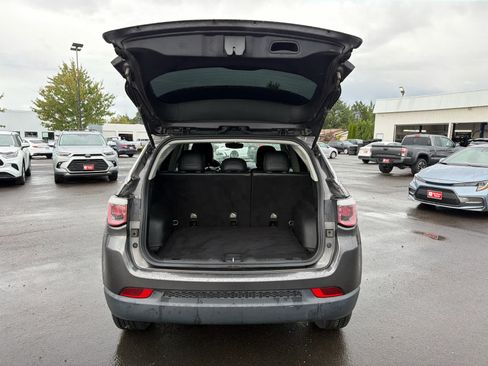 Used 2017 Jeep Compass Latitude AWD/4WD image 6