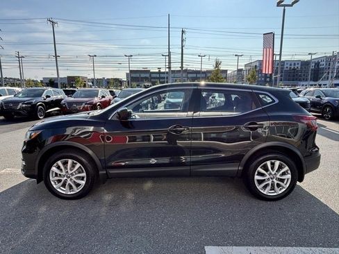 Used 2022 Nissan Rogue Sport S image 6