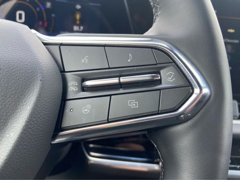 Used 2026 Chevrolet Equinox LT AWD/4WD image 19