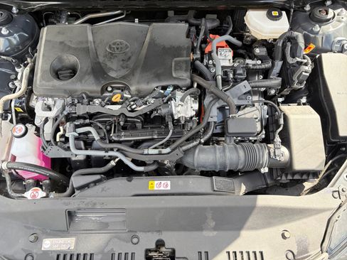 Used 2025 Toyota Camry SE FWD image 31