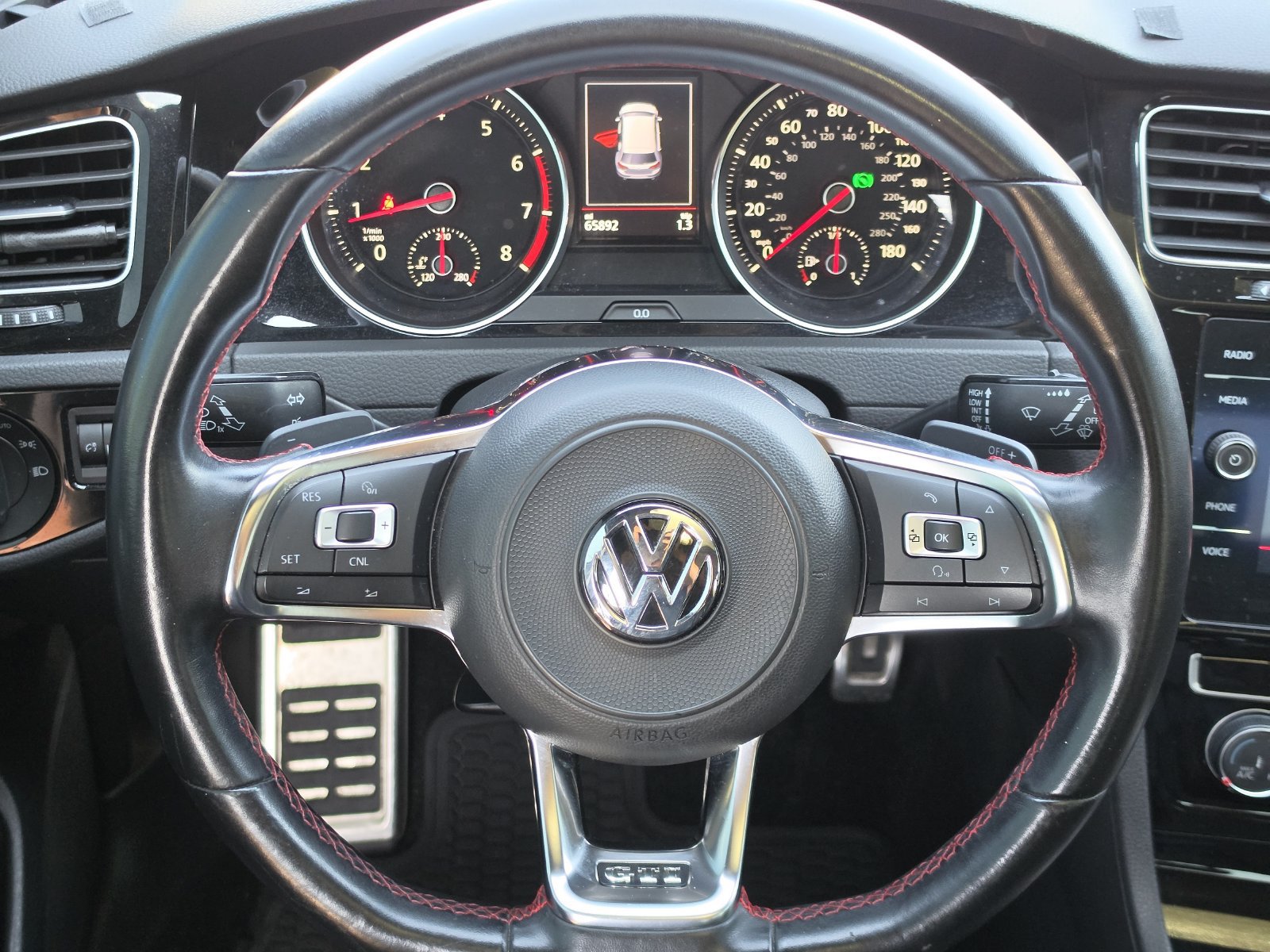 Used 2018 Volkswagen GTI SE FWD image 18