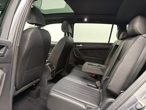 Used 2022 Volkswagen Tiguan SE R-Line FWD image 20