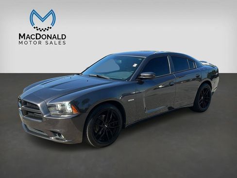 Used 2014 Dodge Charger SXT RWD image 1