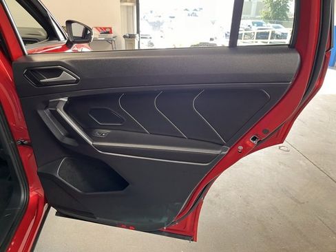 Used 2024 Volkswagen Tiguan SE R-Line image 15