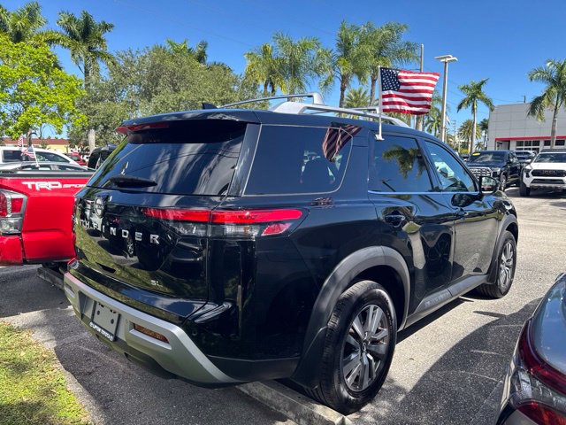 Used 2022 Nissan Pathfinder SL FWD image 13