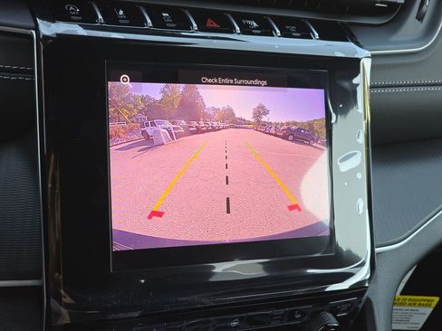 New 2025 Jeep Grand Cherokee Laredo X w/ Luxury Tech Group I image 9