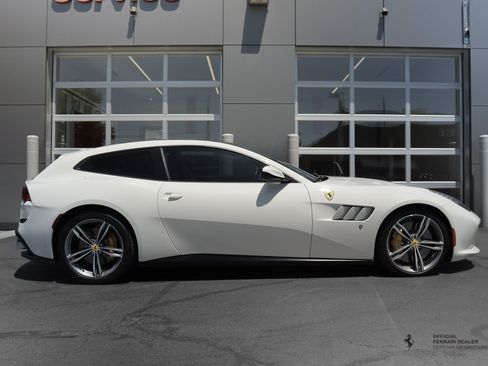 Certified 2018 Ferrari GTC4Lusso AWD/4WD image 7
