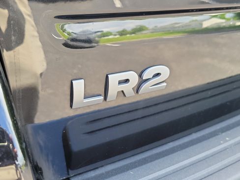 Used 2014 Land Rover LR2 AWD/4WD image 7