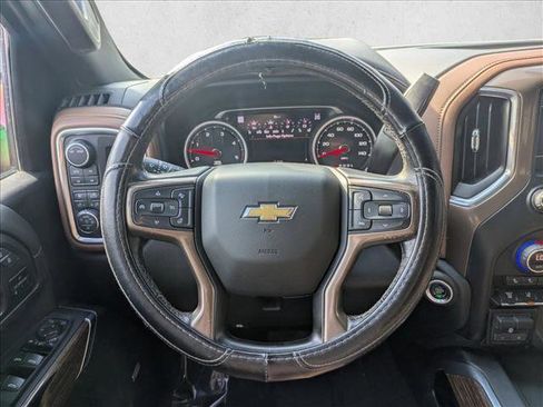 Used 2022 Chevrolet Silverado 2500 High Country w/ Technology Package image 18