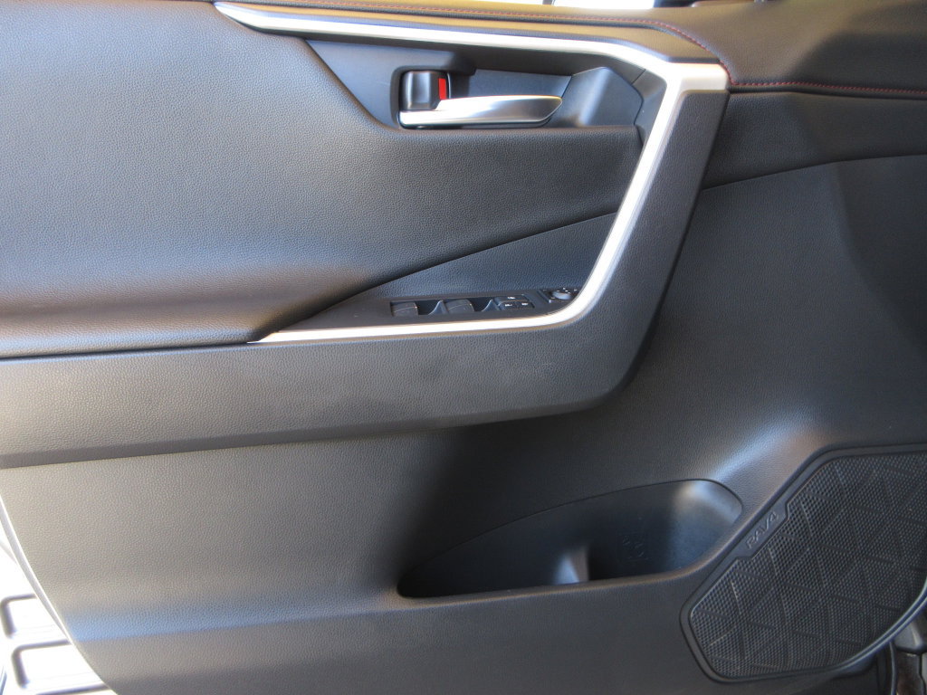 Used 2022 Toyota RAV4 XSE AWD/4WD image 10