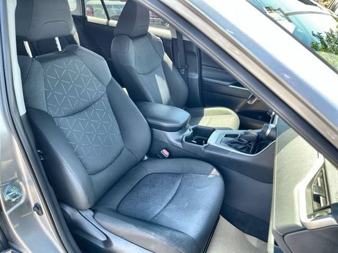 Used 2025 Toyota RAV4 XLE FWD image 26