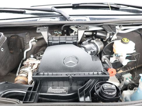 Used 2023 Mercedes-Benz Sprinter 2500 w/ Acoustic Package image 32