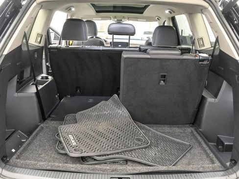 Certified 2025 Volkswagen Atlas SEL Premium R-Line image 29