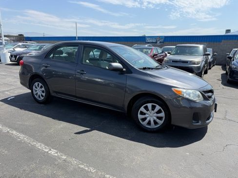Used 2012 Toyota Corolla L FWD image 4