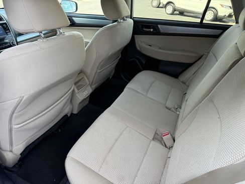Used 2019 Subaru Outback 2.5i Premium image 9