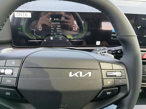 New 2026 Kia Sportage EX w/ EX Panoramic Sunroof Package image 21