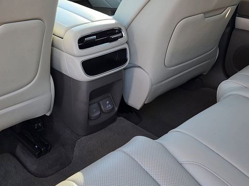 Used 2024 Genesis GV80 2.5T image 17