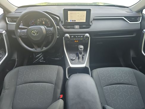 Used 2023 Toyota RAV4 XLE AWD/4WD image 9
