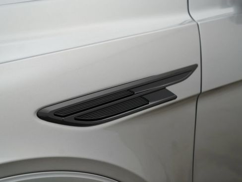 Used 2022 Bentley Bentayga Speed AWD/4WD image 8