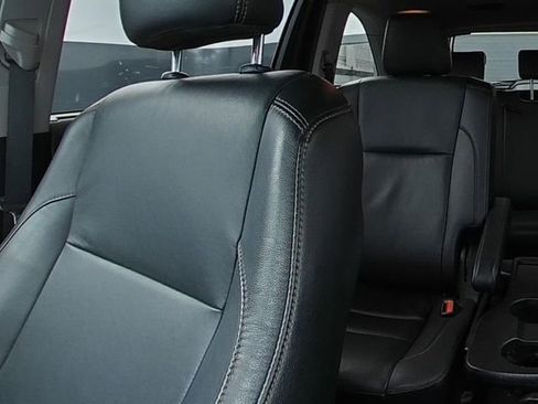Used 2019 Toyota Highlander XLE AWD/4WD image 25