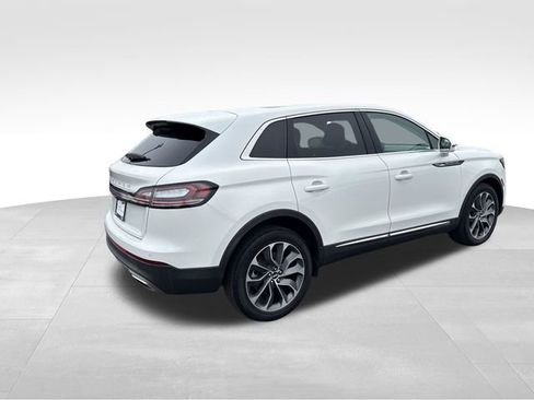 Used 2023 Lincoln Nautilus Reserve image 8