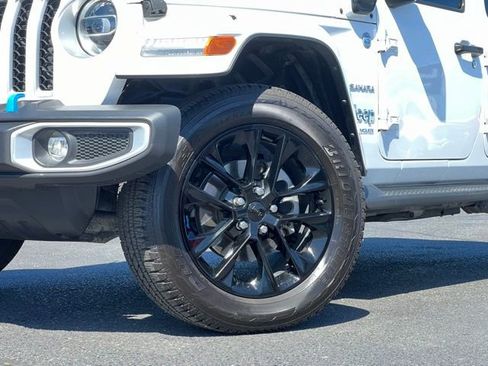 Used 2022 Jeep Wrangler Unlimited Sahara w/ Cold Weather Group AWD/4WD image 2
