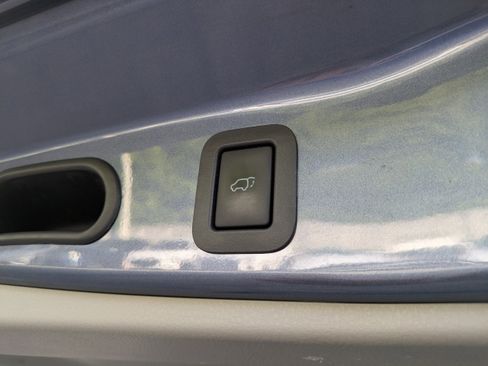 Used 2015 Toyota Highlander XLE image 17