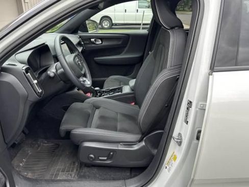 Used 2023 Volvo XC40 Recharge Ultimate w/ Protection Package Premier AWD/4WD image 3
