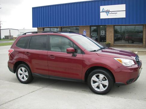 Used 2016 Subaru Forester 2.5i Premium w/ All-Weather Package AWD/4WD image 3