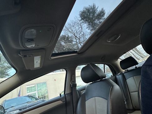 Used 2011 Chevrolet Malibu LTZ w/ HFV6 Engine Package image 7