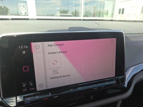 Used 2024 Volkswagen Atlas Peak Edition SE AWD/4WD image 10