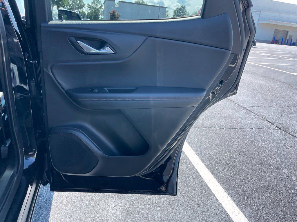 Used 2025 Chevrolet Blazer RS FWD image 35