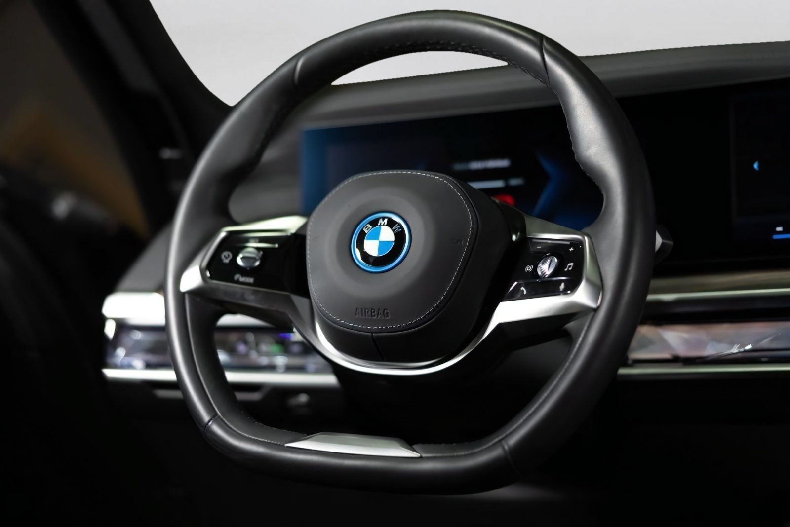 Used 2025 BMW i7 xDrive60 AWD/4WD image 49