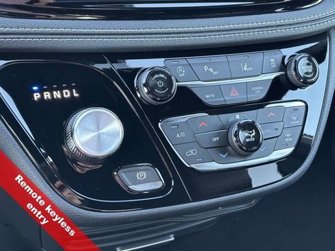 New 2026 Chrysler Pacifica Select image 30