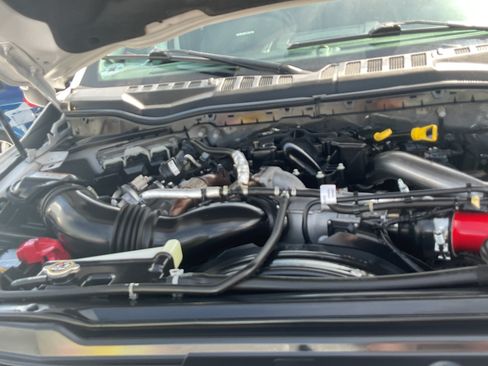 Used 2019 Ford F350 Platinum w/ Platinum Ultimate Package AWD/4WD image 17
