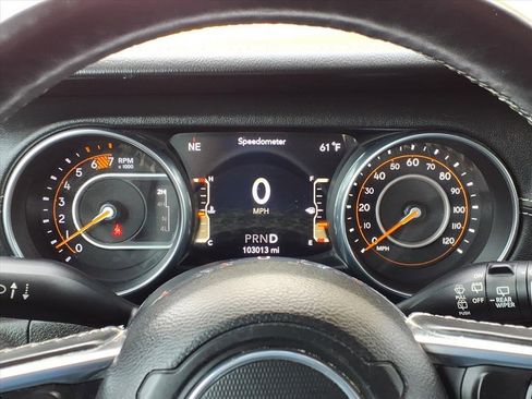 Used 2018 Jeep Wrangler Unlimited Sahara image 26