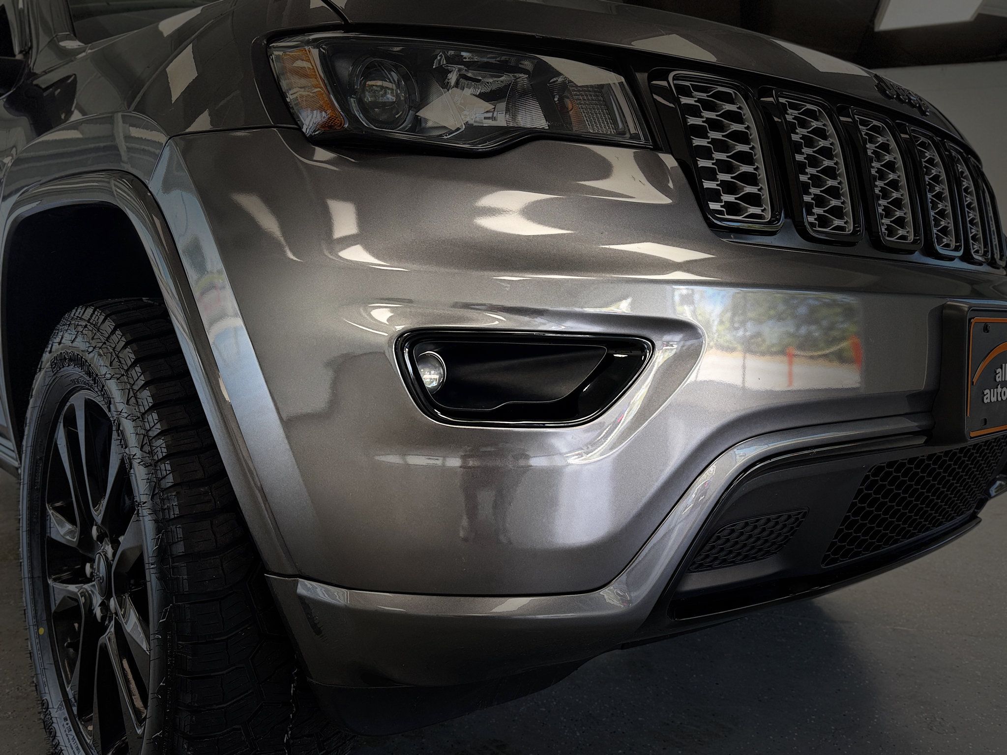 Used 2018 Jeep Grand Cherokee Altitude AWD/4WD image 11