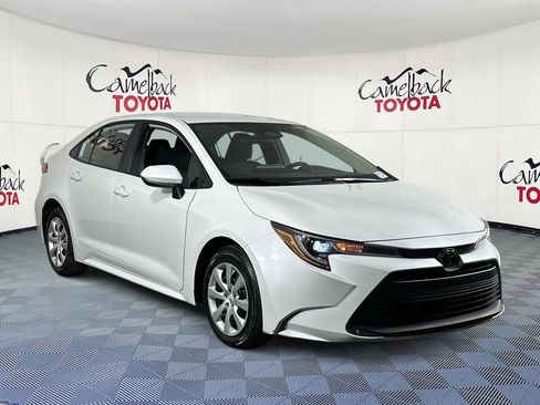 Used 2024 Toyota Corolla LE image 3