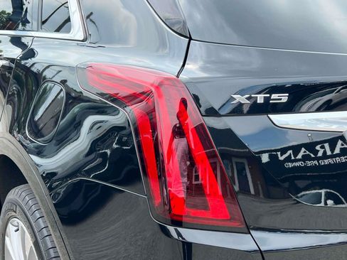 Certified 2023 Cadillac XT5 Premium Luxury AWD/4WD image 10